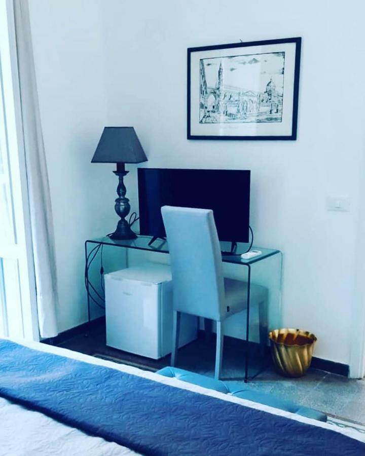 B&B Charme Centre-Ville Artistic & Literary Rooms ปาแลร์โม ภายนอก รูปภาพ
