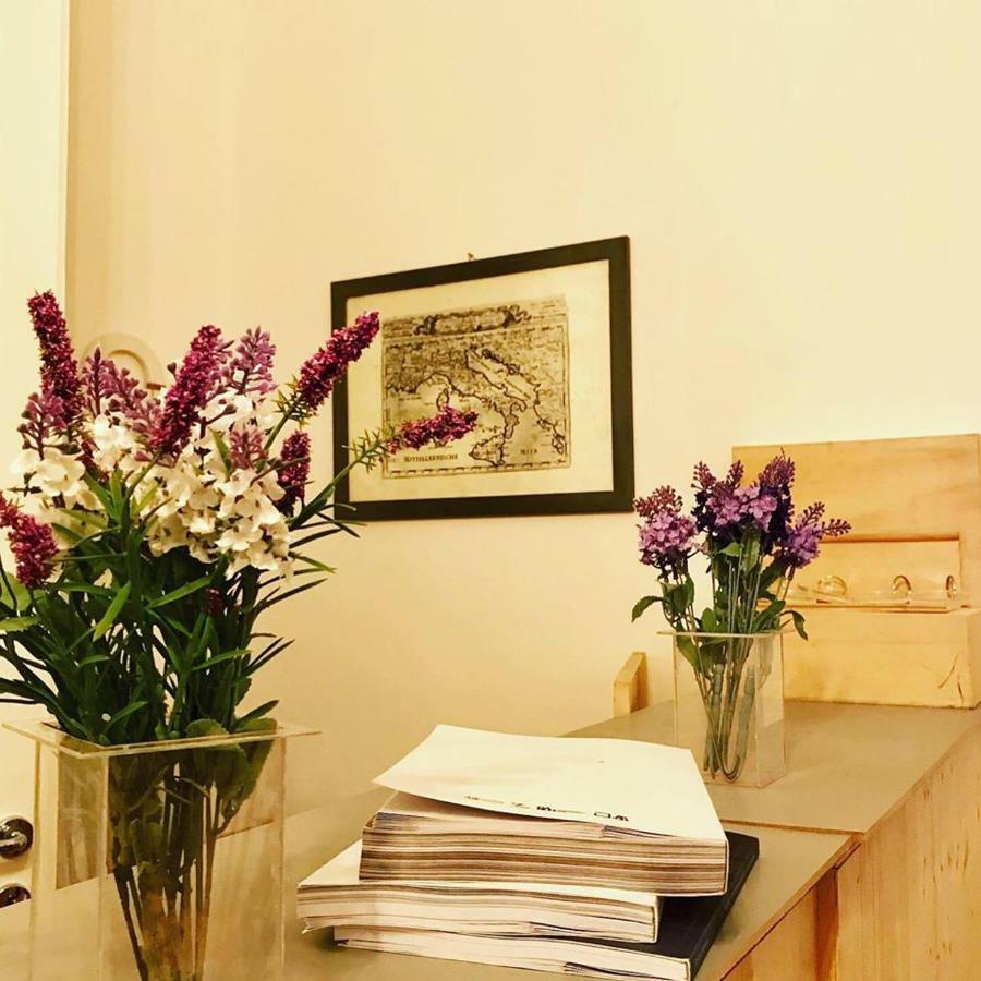 B&B Charme Centre-Ville Artistic & Literary Rooms ปาแลร์โม ภายนอก รูปภาพ