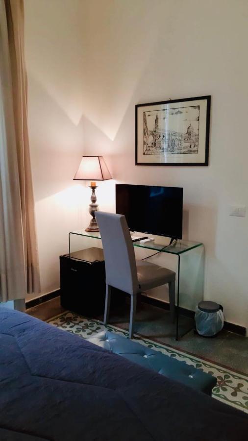 B&B Charme Centre-Ville Artistic & Literary Rooms ปาแลร์โม ภายนอก รูปภาพ